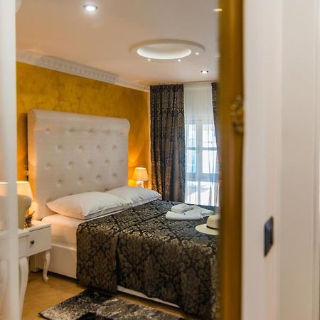 Bella Natka Bed And Breakfast Ровинь Экстерьер фото