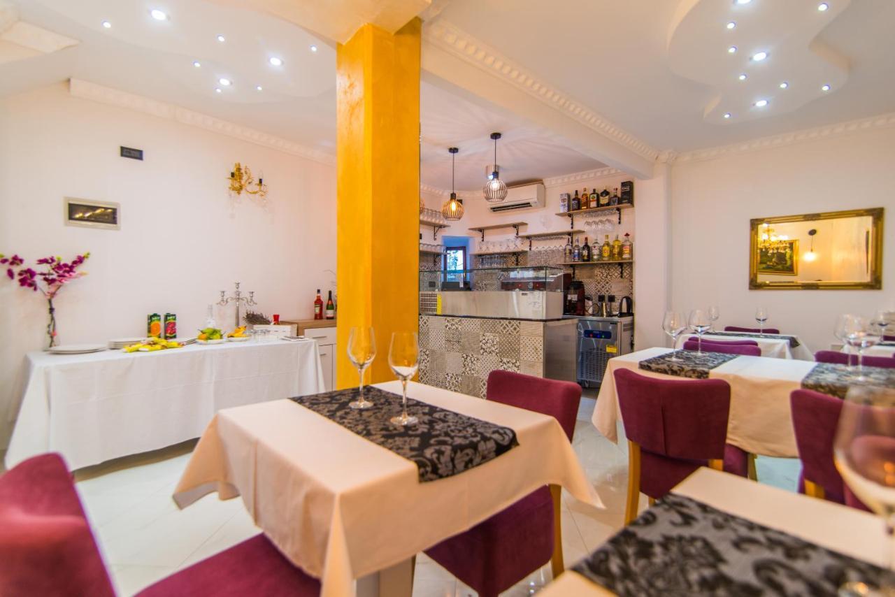Bella Natka Bed And Breakfast Ровинь Экстерьер фото