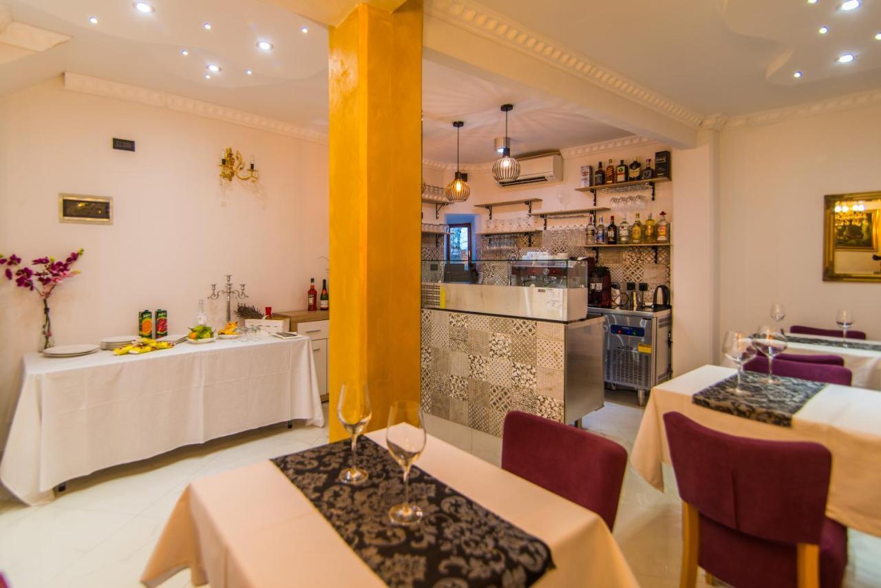 Bella Natka Bed And Breakfast Ровинь Экстерьер фото