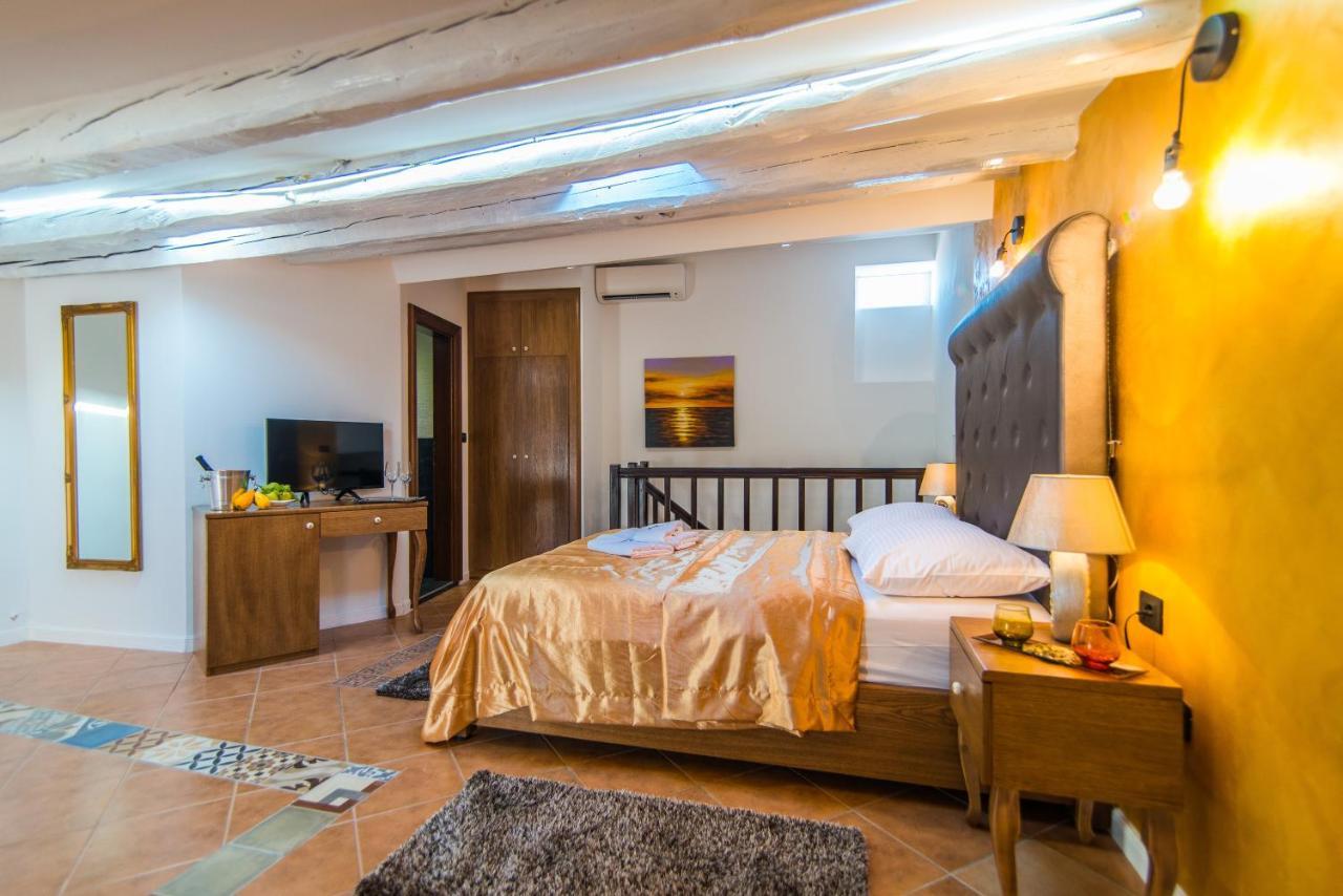 Bella Natka Bed And Breakfast Ровинь Экстерьер фото