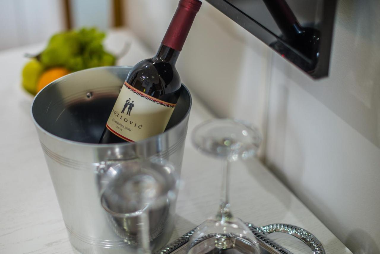 Bella Natka Bed And Breakfast Ровинь Экстерьер фото