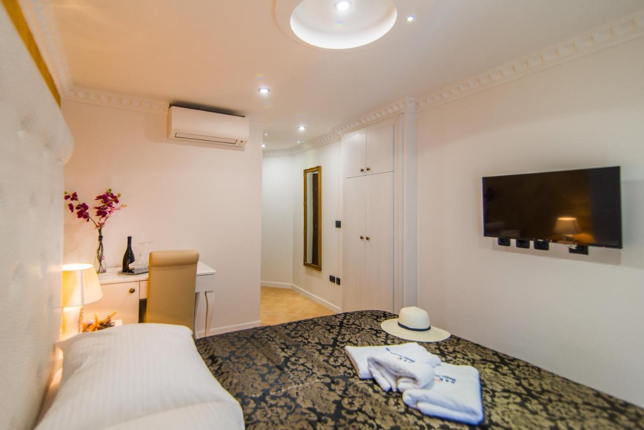 Bella Natka Bed And Breakfast Ровинь Экстерьер фото