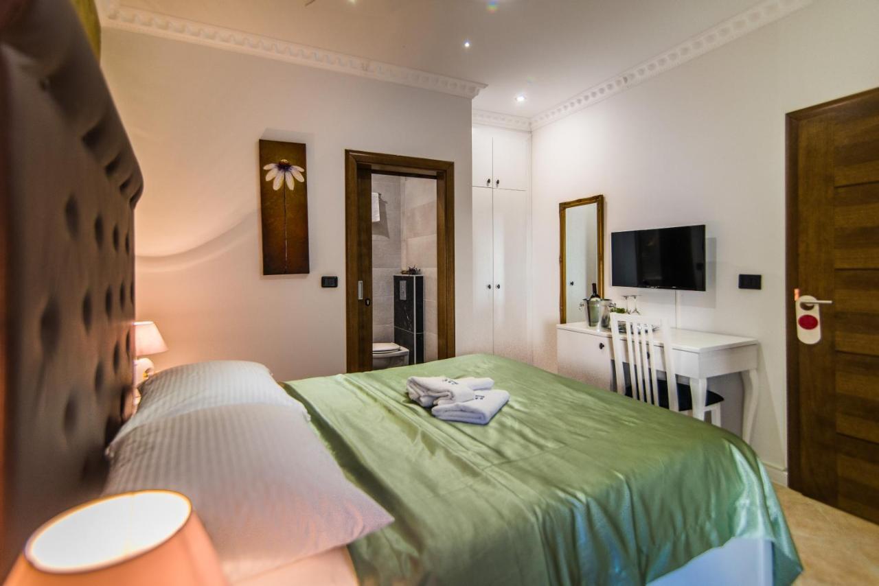 Bella Natka Bed And Breakfast Ровинь Экстерьер фото