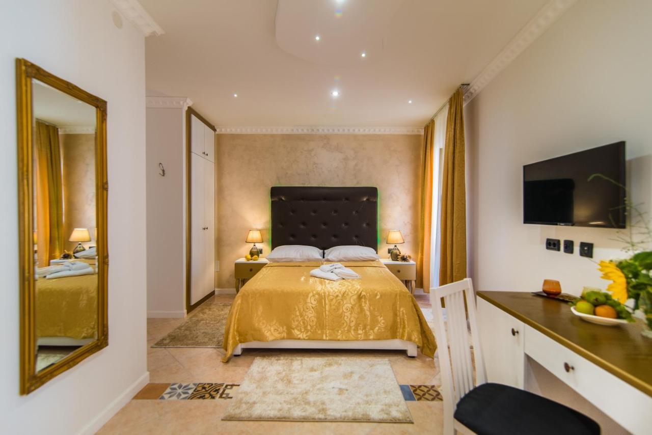 Bella Natka Bed And Breakfast Ровинь Экстерьер фото