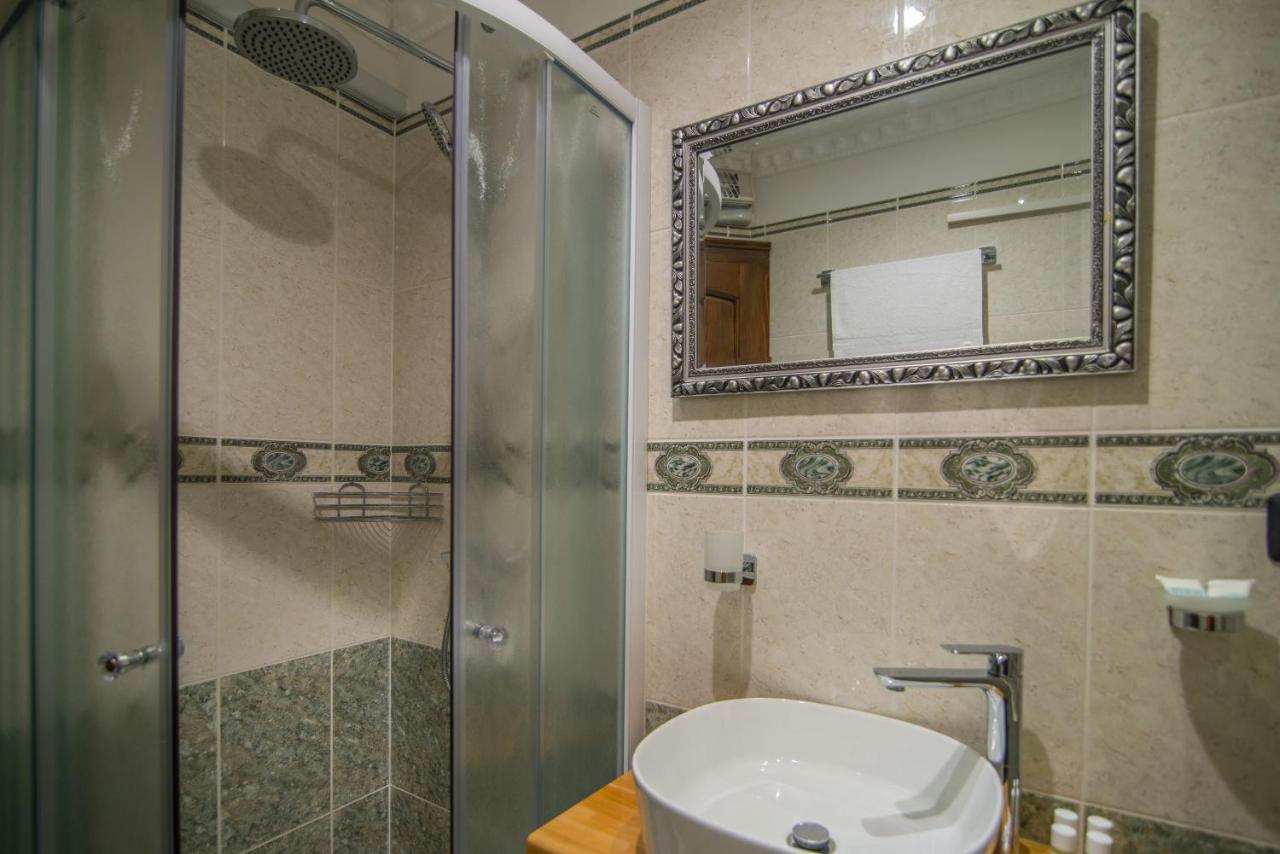 Bella Natka Bed And Breakfast Ровинь Экстерьер фото