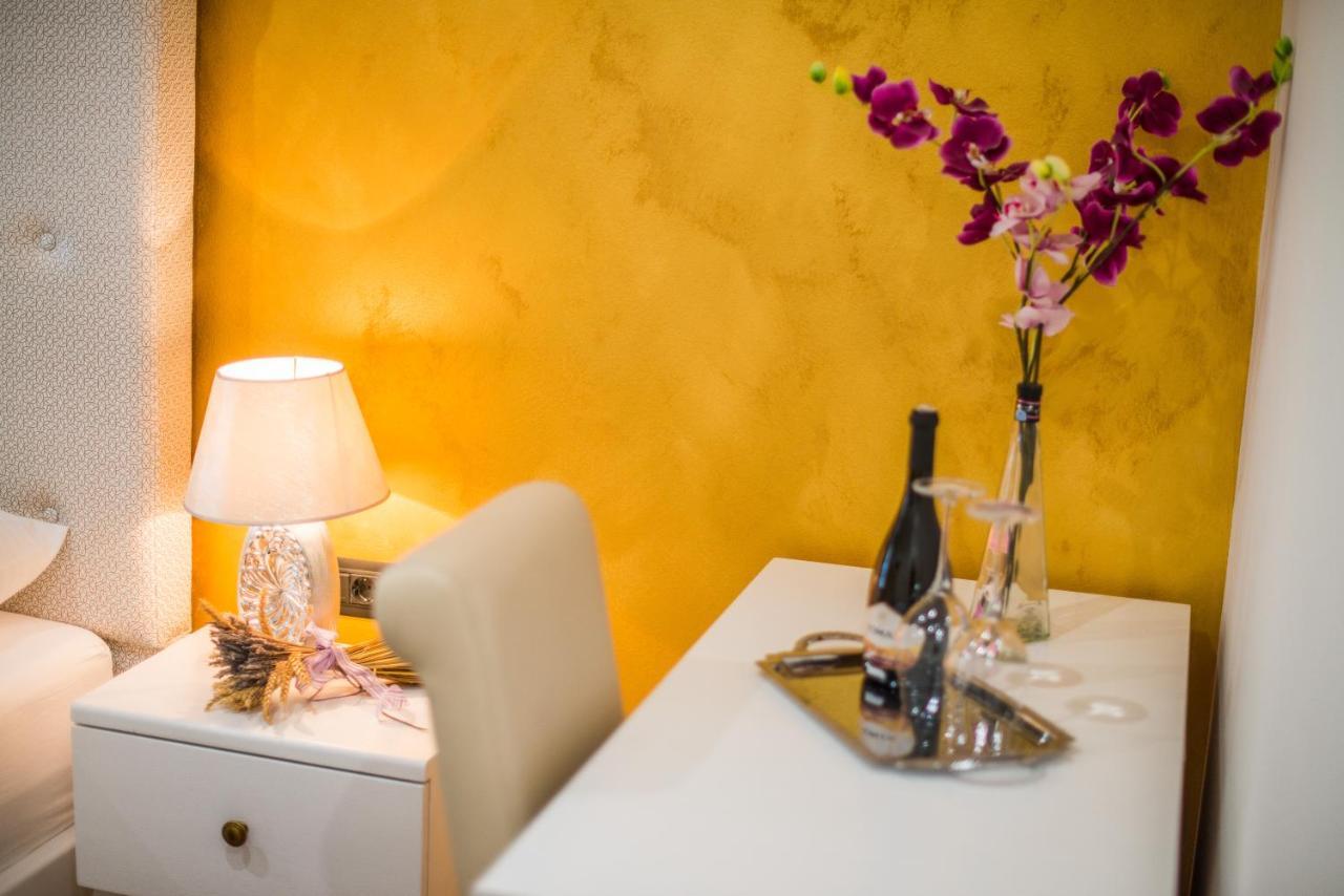 Bella Natka Bed And Breakfast Ровинь Экстерьер фото
