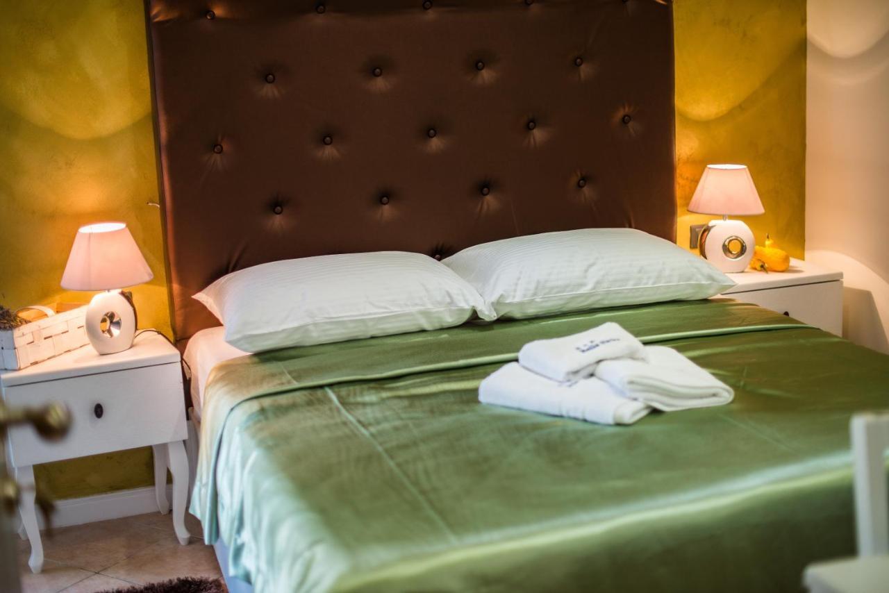Bella Natka Bed And Breakfast Ровинь Экстерьер фото