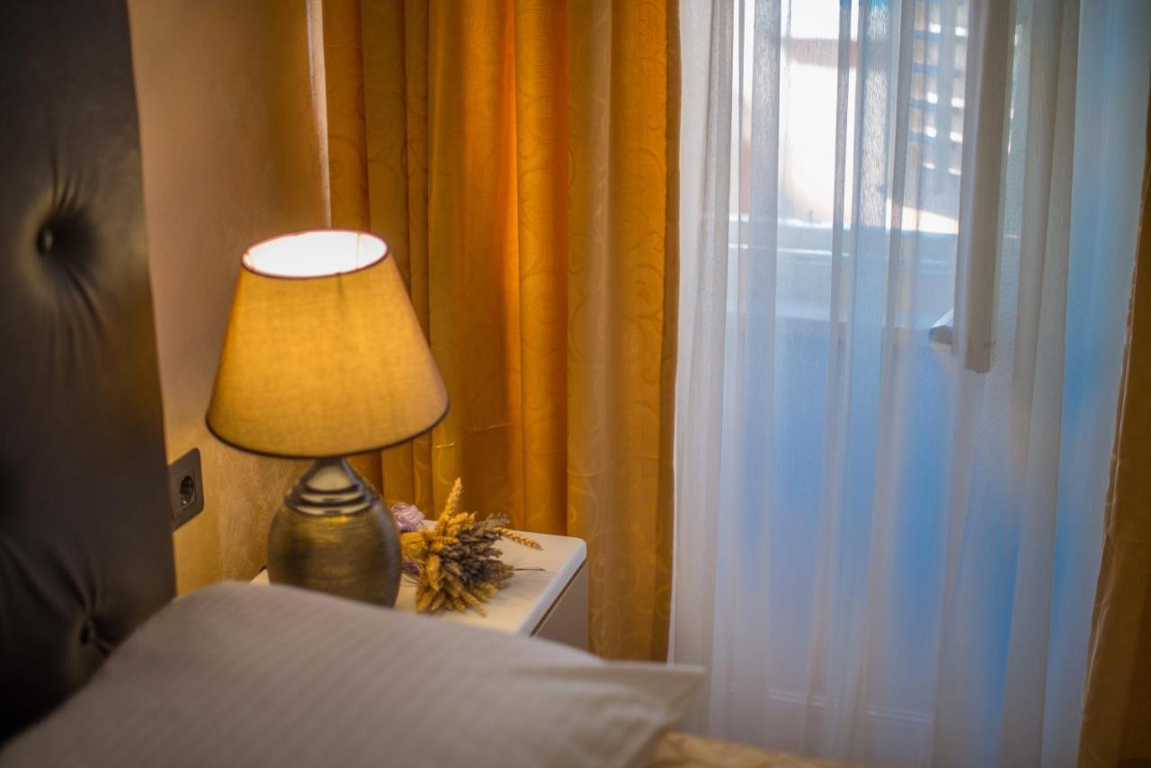 Bella Natka Bed And Breakfast Ровинь Экстерьер фото